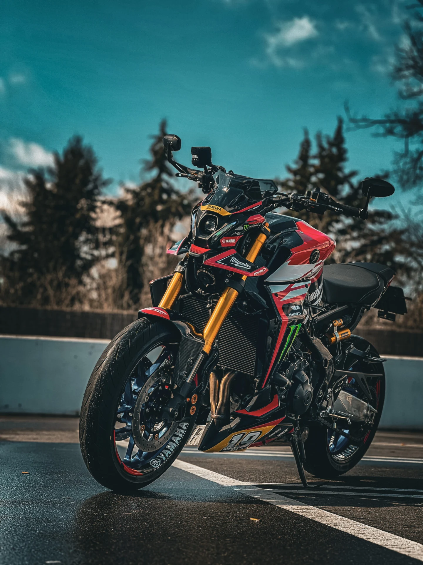 YAMAHA MT 09/SP 2021 / 2022 - Kit 2 Milwaukee red - Imagen 3