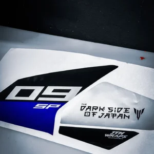 ADHESIVO QUILLA Dark side of japan MT09 SP