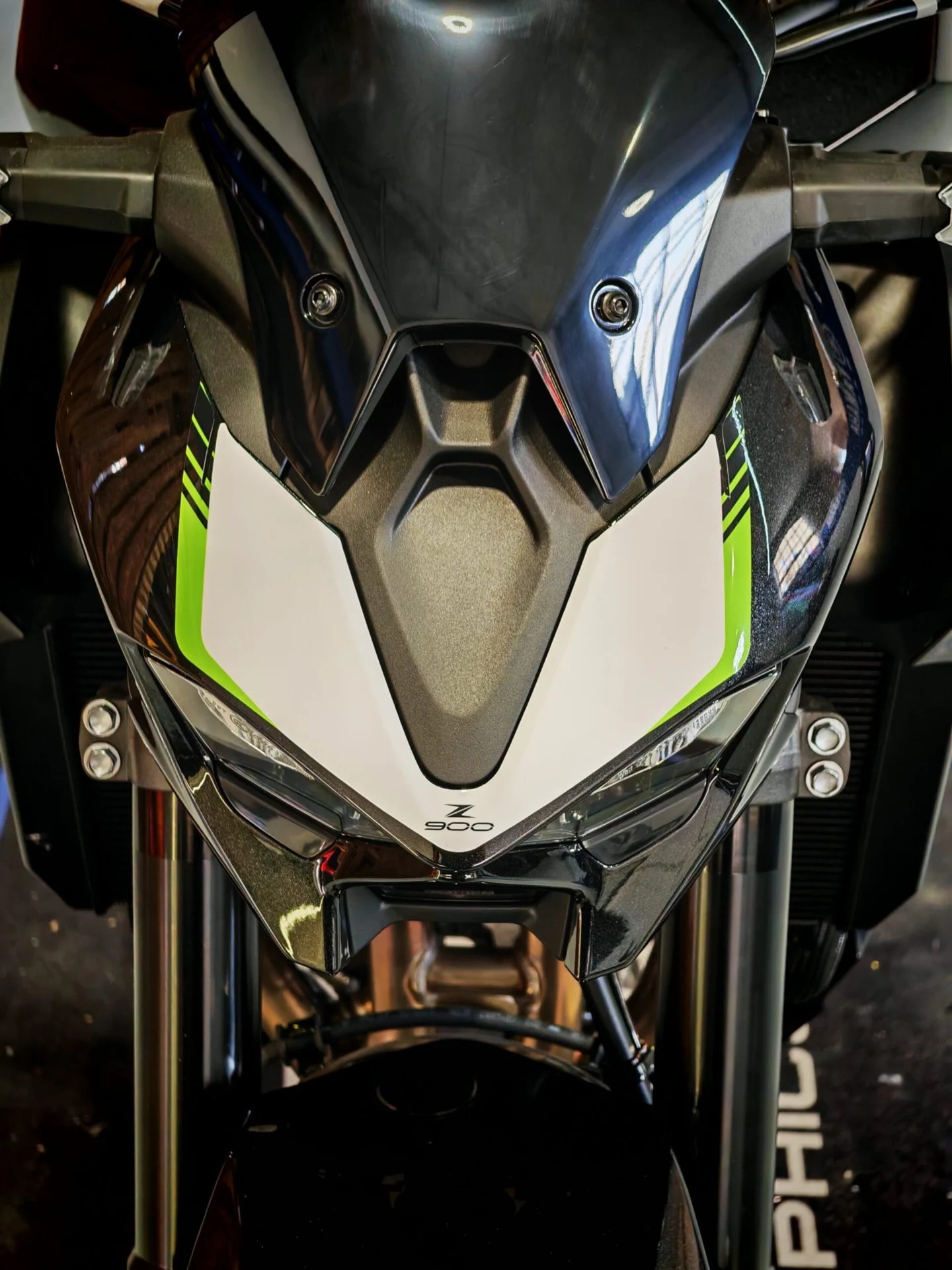 Portanúmeros Kawasaki Z900 2025 – disponible en varios colores | JTM Wraps Store - Imagen 7