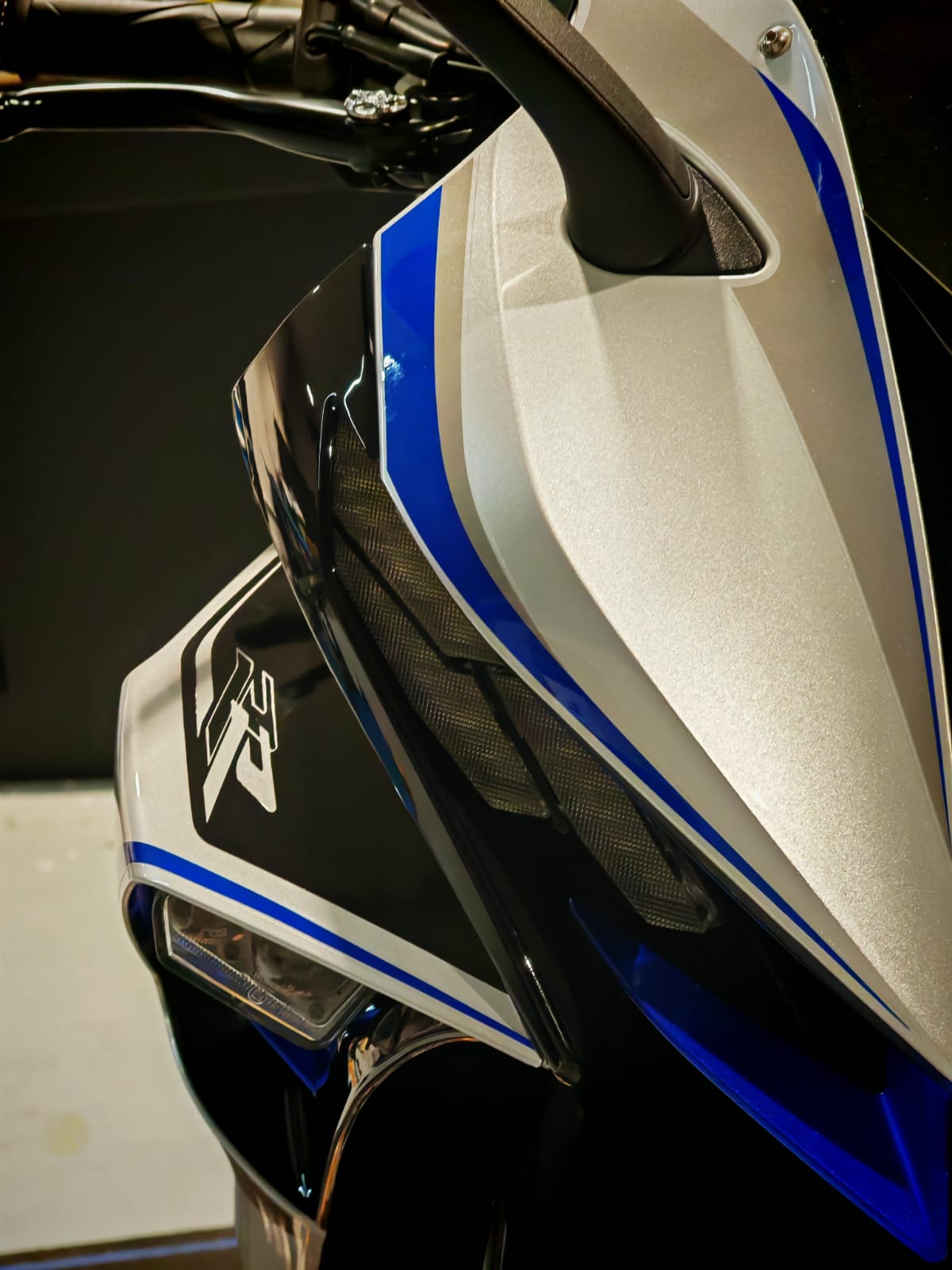 adhesivo aleron zontes 703rr