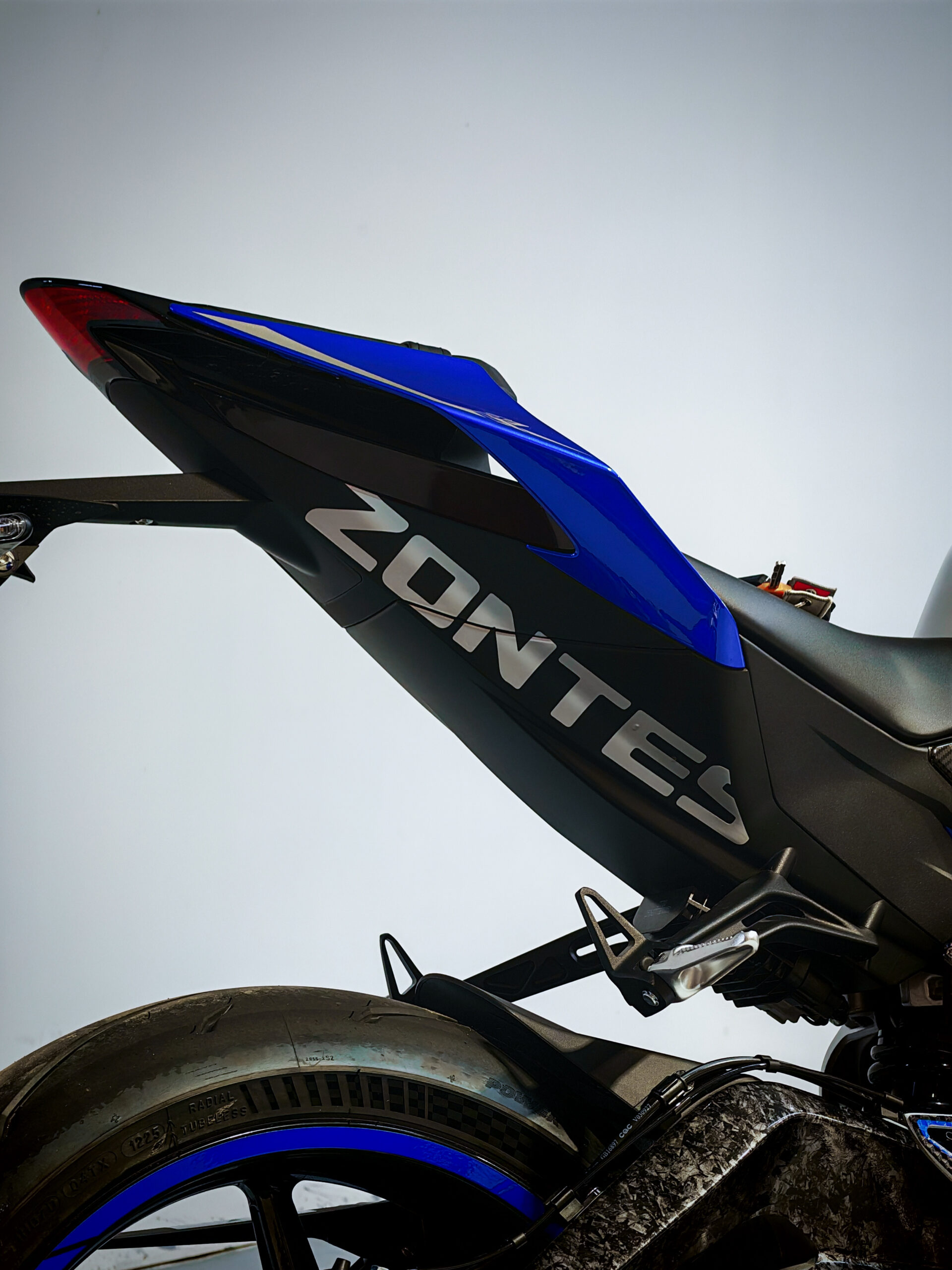 adhesivo subchasis plata